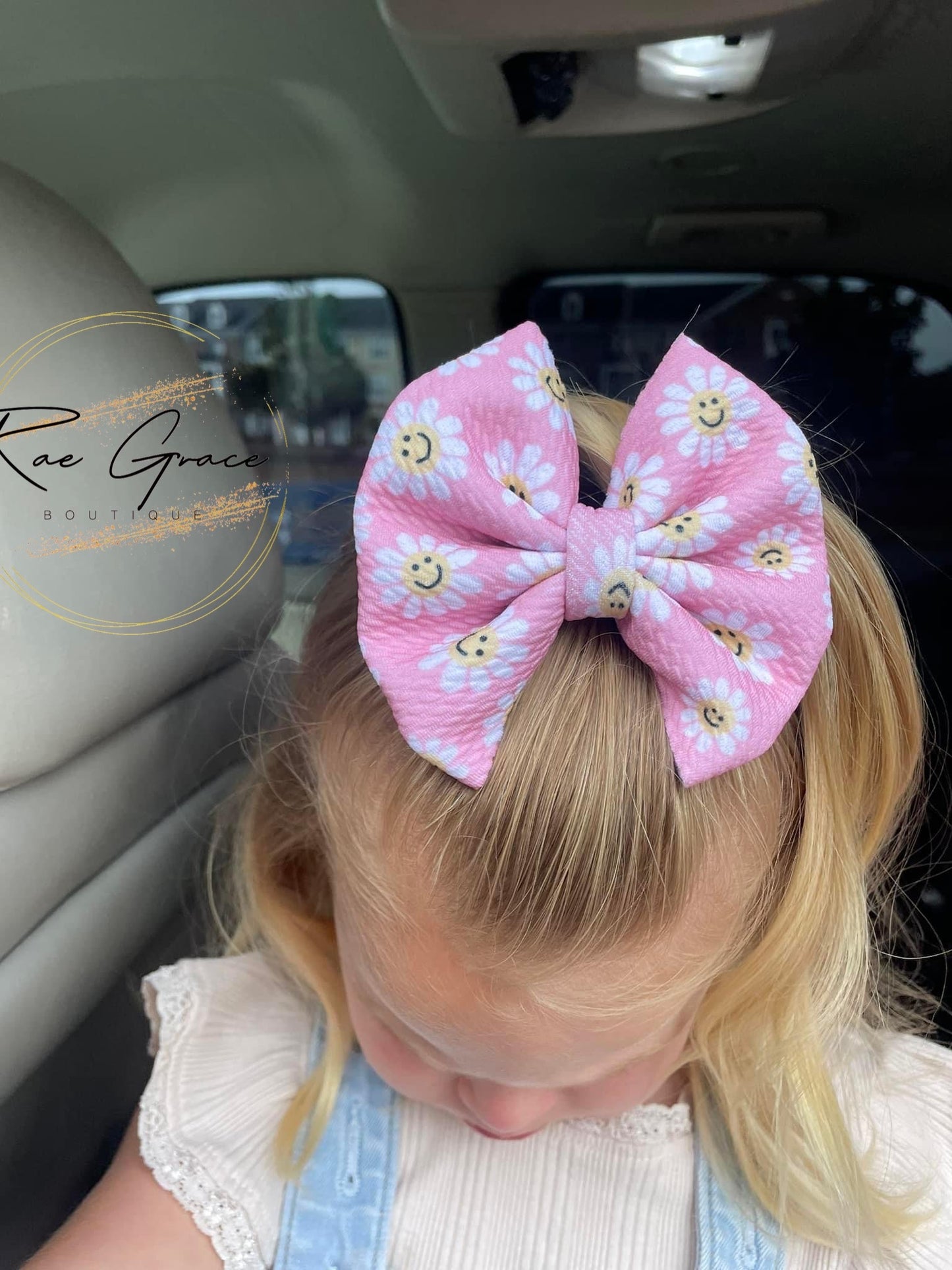 Smiley Face Daisy Bullet Bow