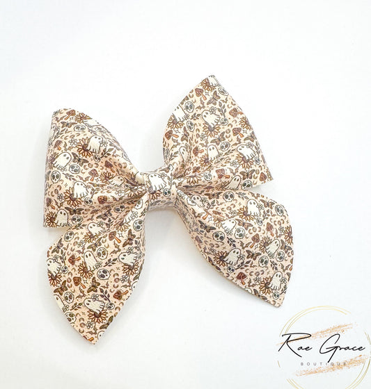 Tiny Cottagecore Ghost Ladylike bow